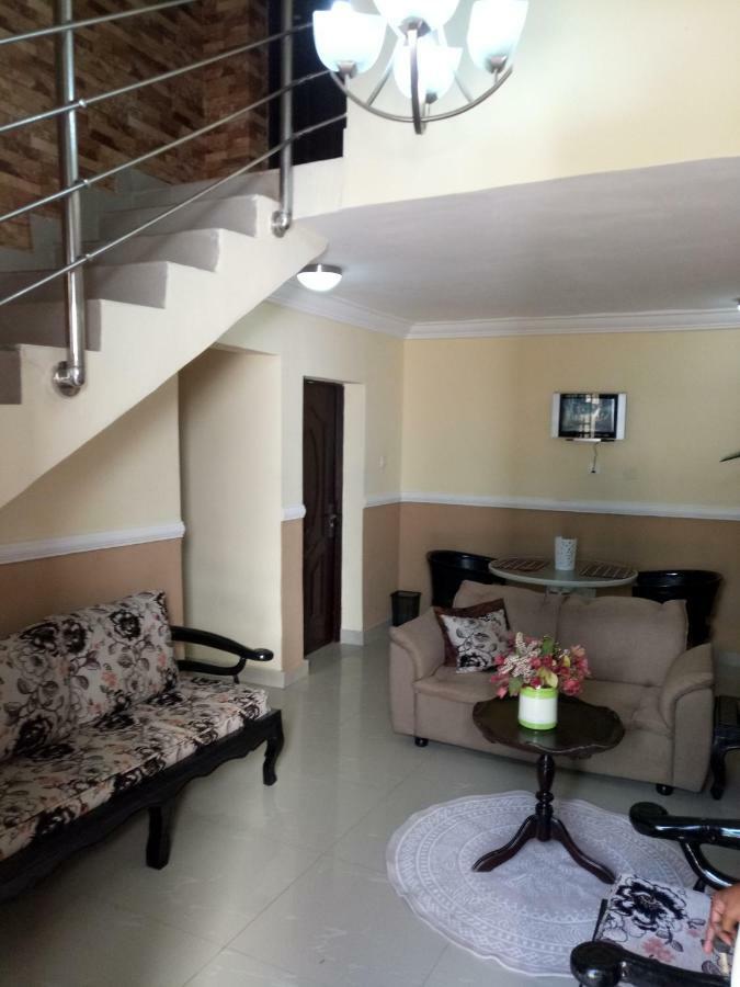 Kh Lodge Abuja Exteriör bild